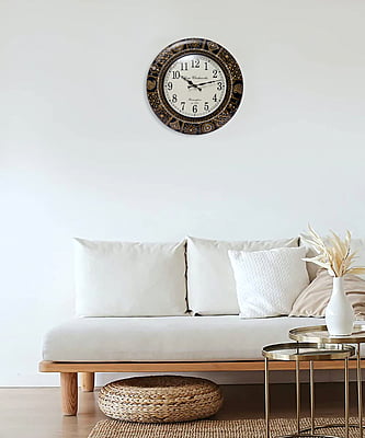 Hand Painted Round Analog Wooden Clock1 (18*18 Inch, 12 Inch Dial)